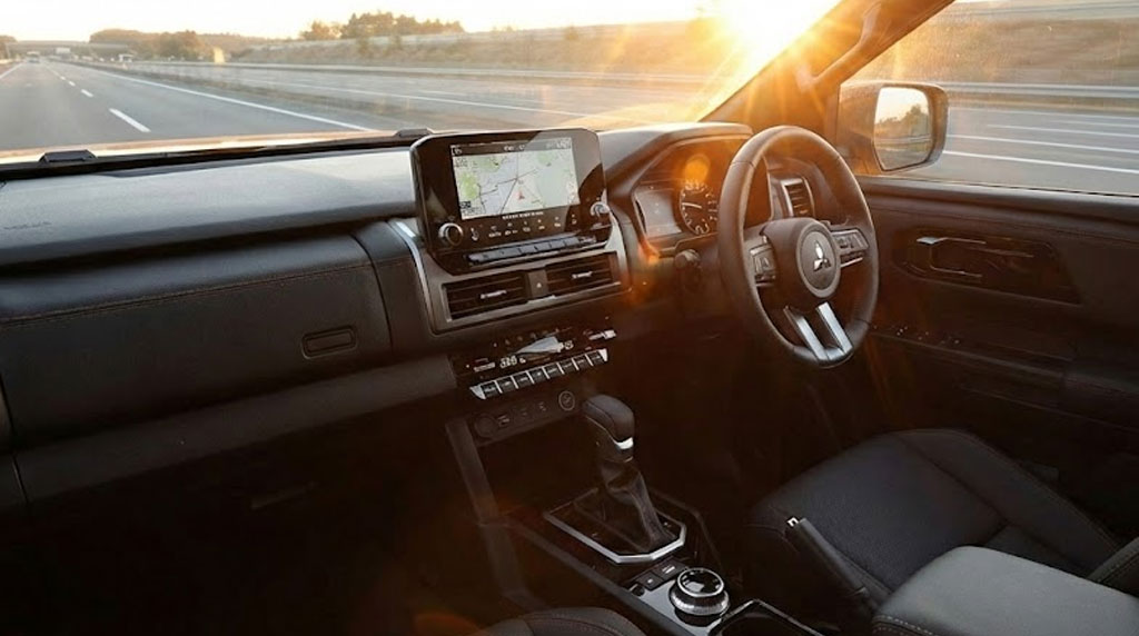 MITSUBISHI TRITON Interior