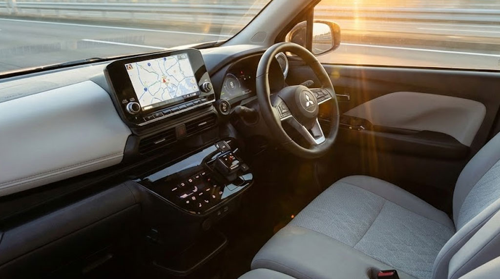 MITSUBISHI eK X EV Interior