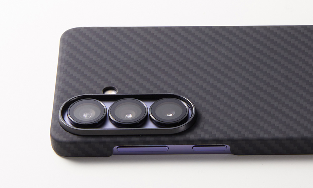 スマホケースを配慮したサイズ