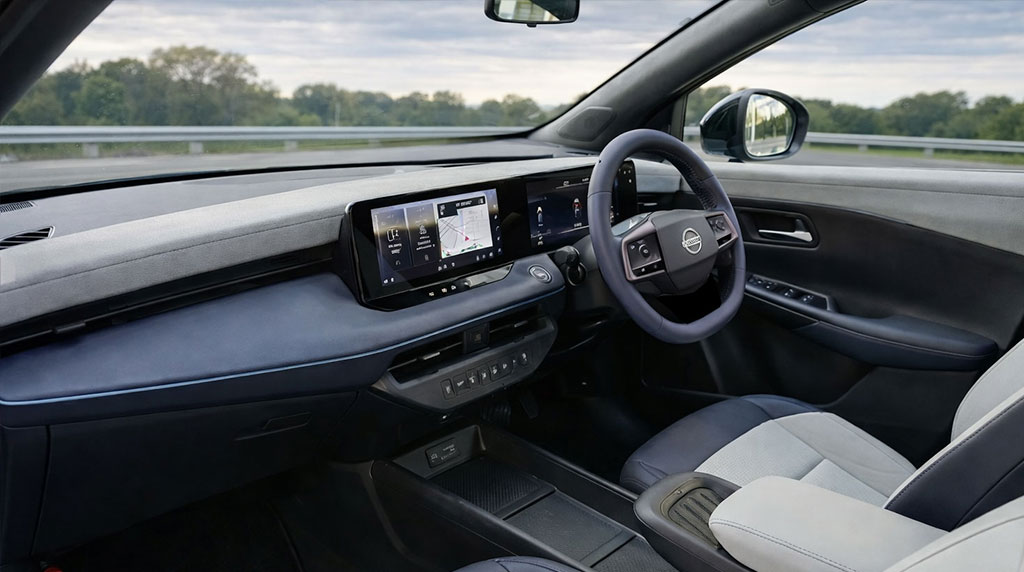 NISSAN LEAF ZE2 Interior