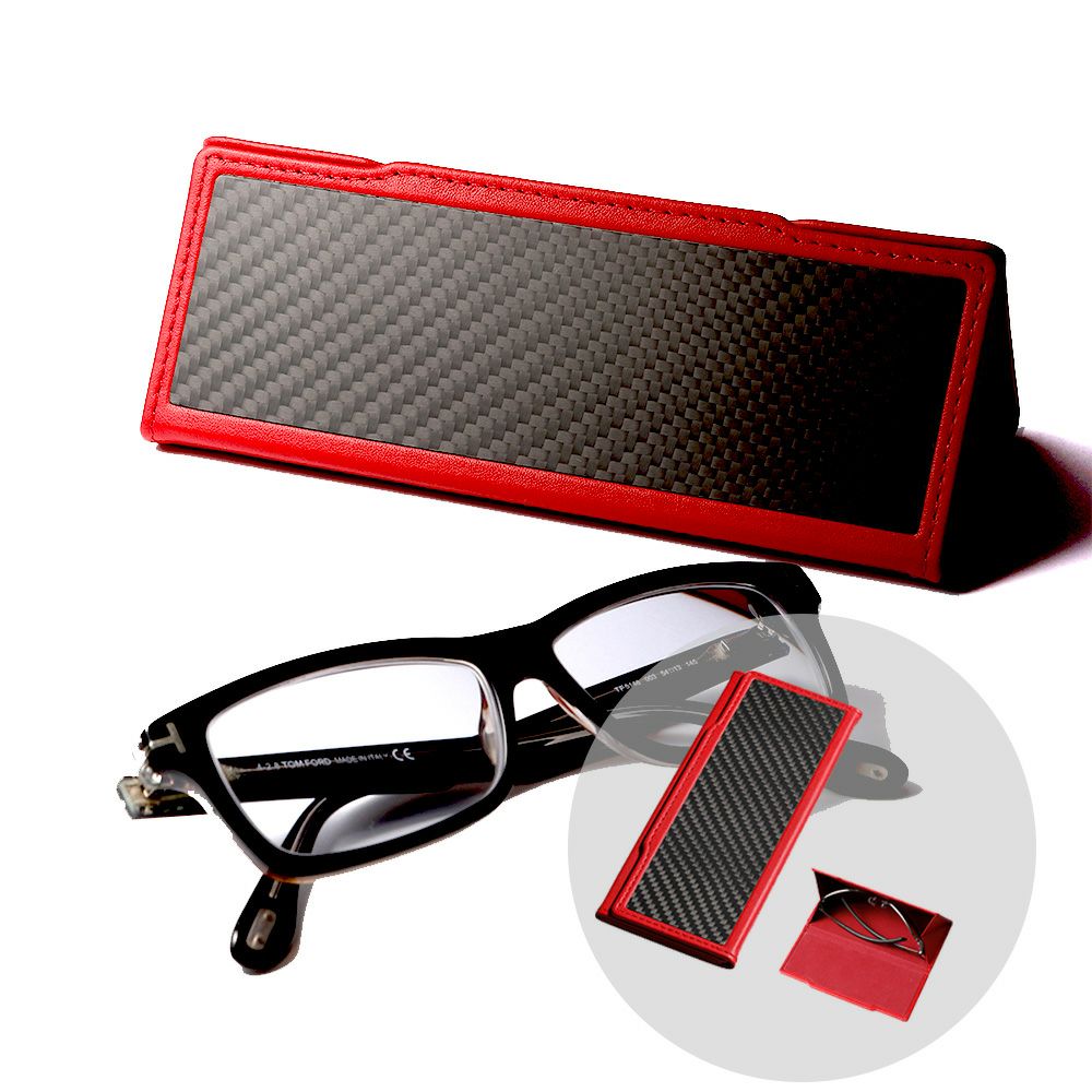 ON/OFFを華麗に使い分ける 最上質のナッパレザーにドライカーボン  